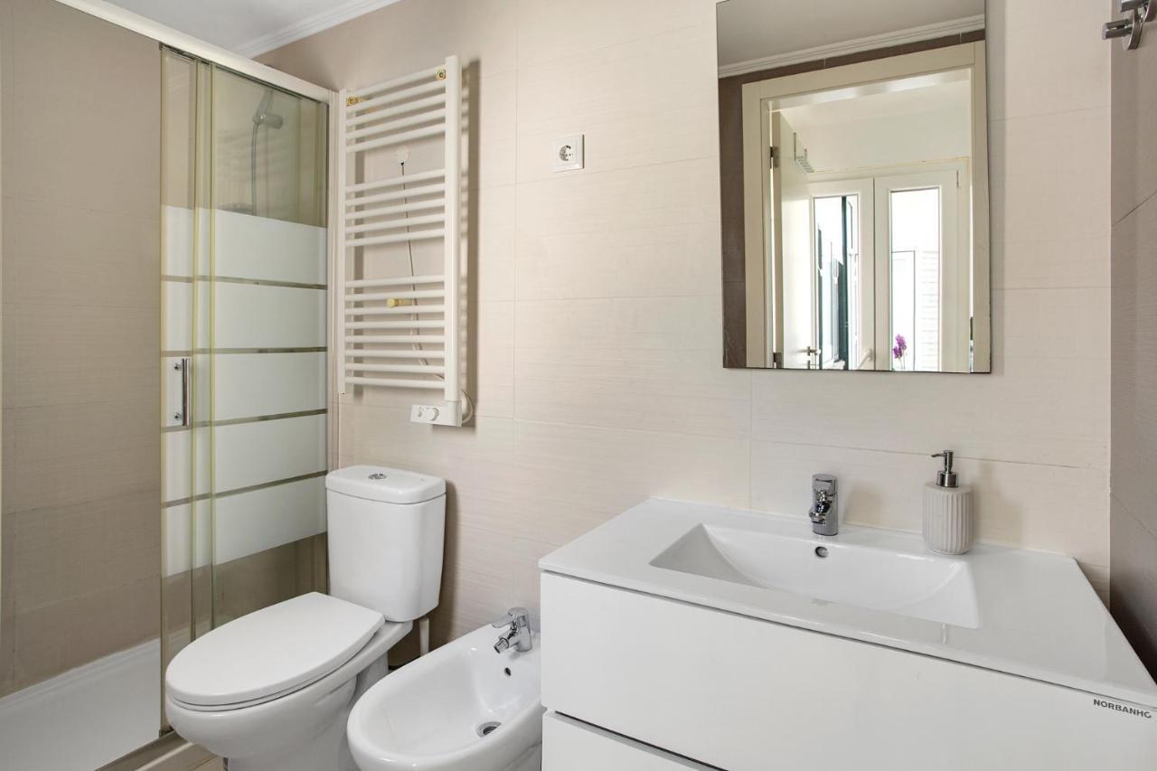 Modern 2 Bedroom Apartment In Estrela With Outside Terrace! Amazing For Families, Couples, Friends Lisboa Eksteriør billede